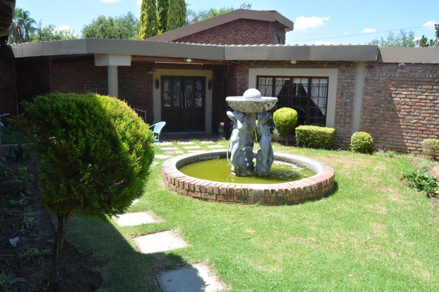 5 Bedroom Property for Sale in Riebeeckstad Free State